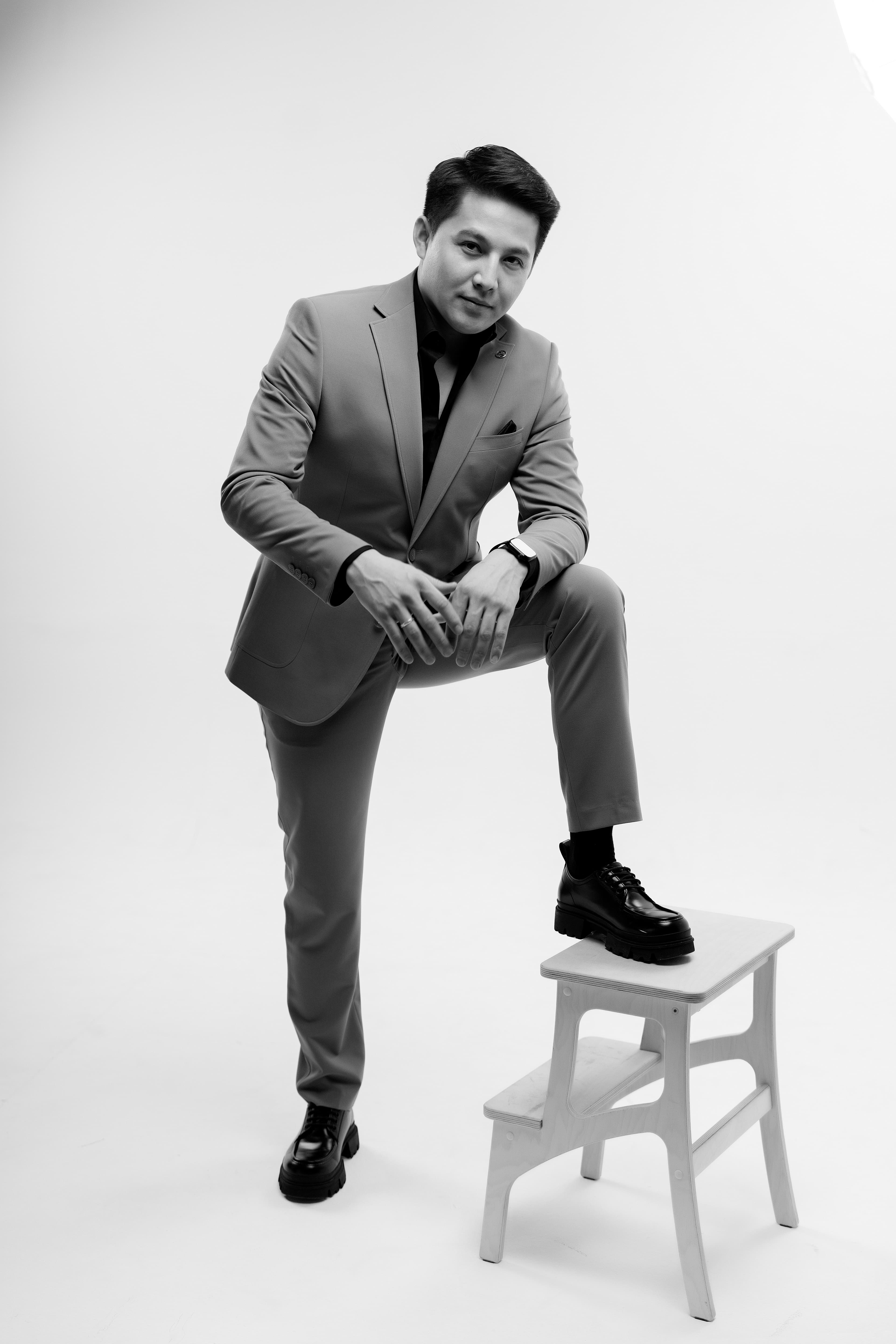 Professional event host